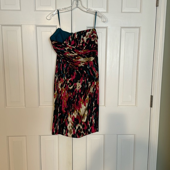 Gorgeous Ann Taylor strapless dress.  Worn once for an event - Picture 1 of 5
